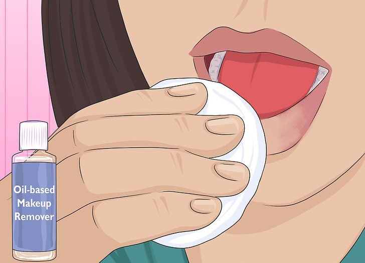 پاک کردن رژ لب با ماندگاری بالا