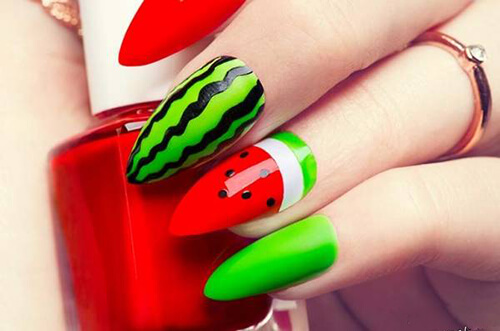 طراحی ناخن برای شب یلدا
