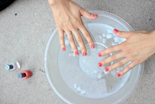 خشک کردن لاک با یخ