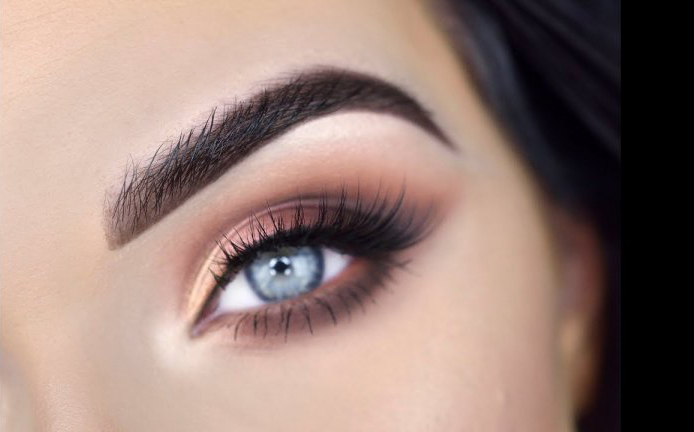 آرایش چشم برای رنگ چشم آبی