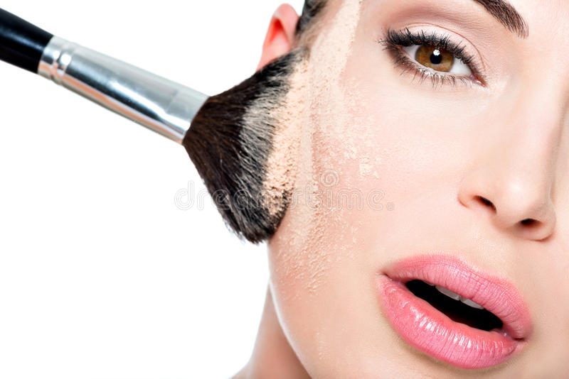 استفاده از پودرفیکس برای طبیعی شدن آرایش
