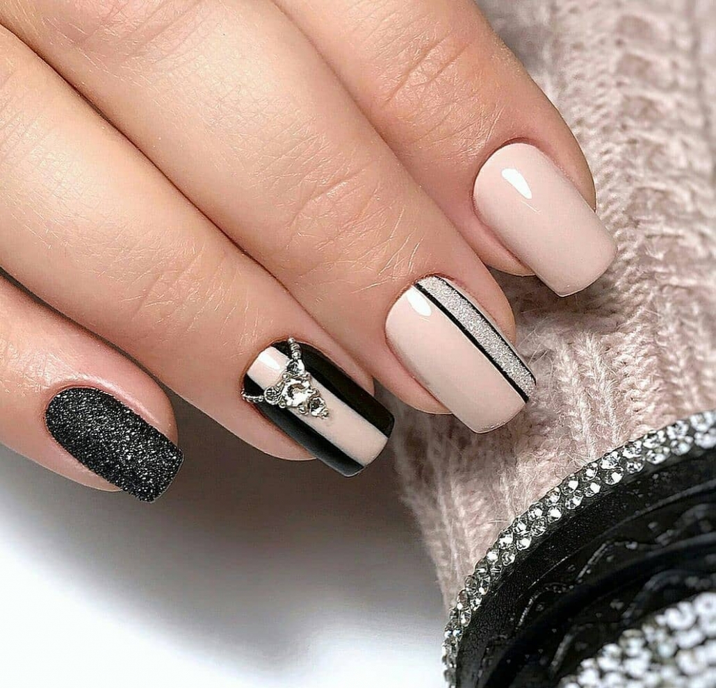 آموزش تخصصی کاشت و طراحی ناخن