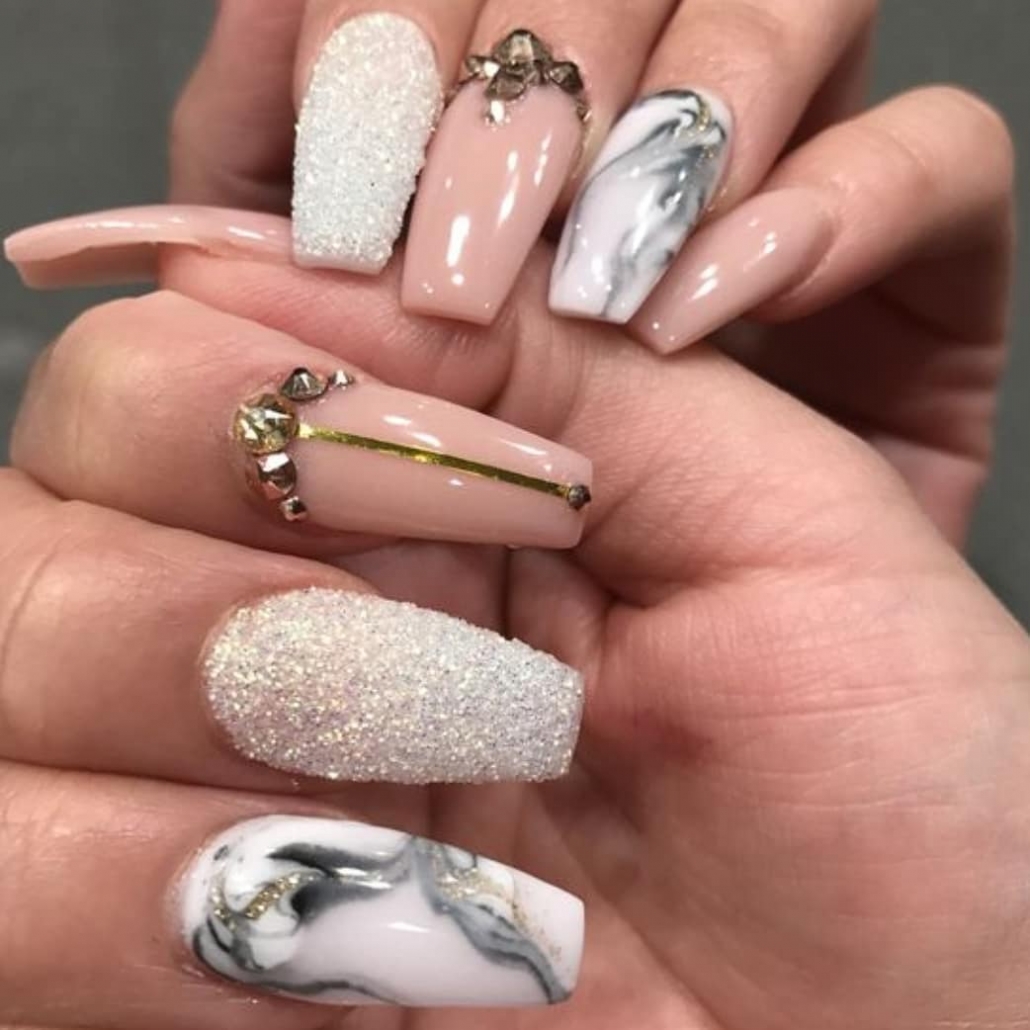 آموزش تخصصی کاشت و طراحی ناخن