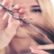 قیمت آموزش آرایشگری زنانه سال 98