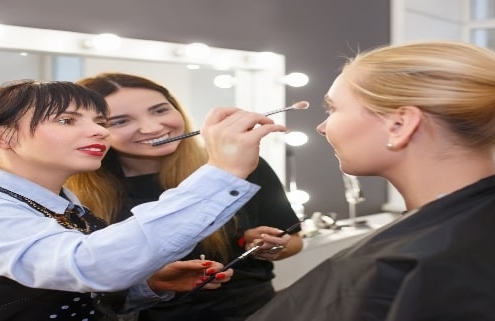 بهترین آموزشگاه آرایشگری در صادقیه