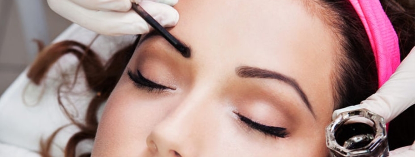رنگ کردن ابرو و مژه