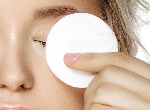 پاک کردن آرایش چشم