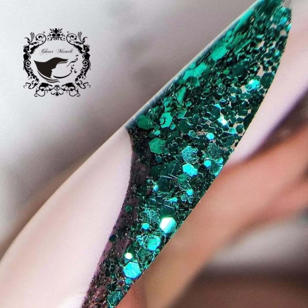 آموزش تخصصی کاشت و طراحی ناخن